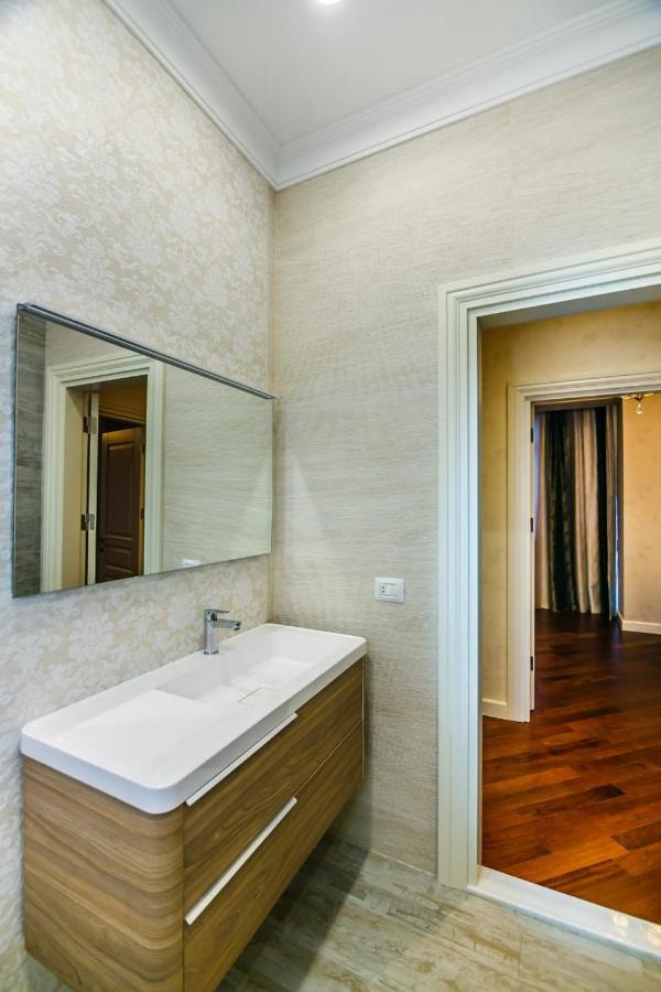 Lux Family Apartment In City Center Baku Exterior photo