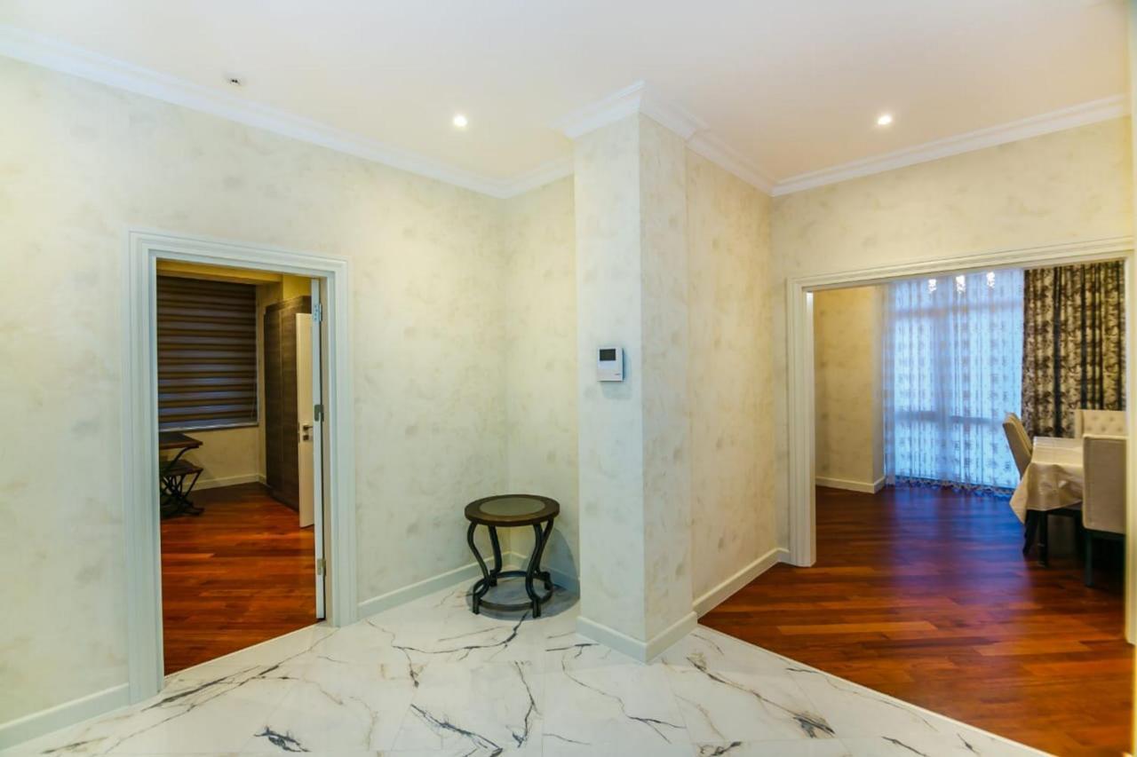Lux Family Apartment In City Center Baku Exterior photo