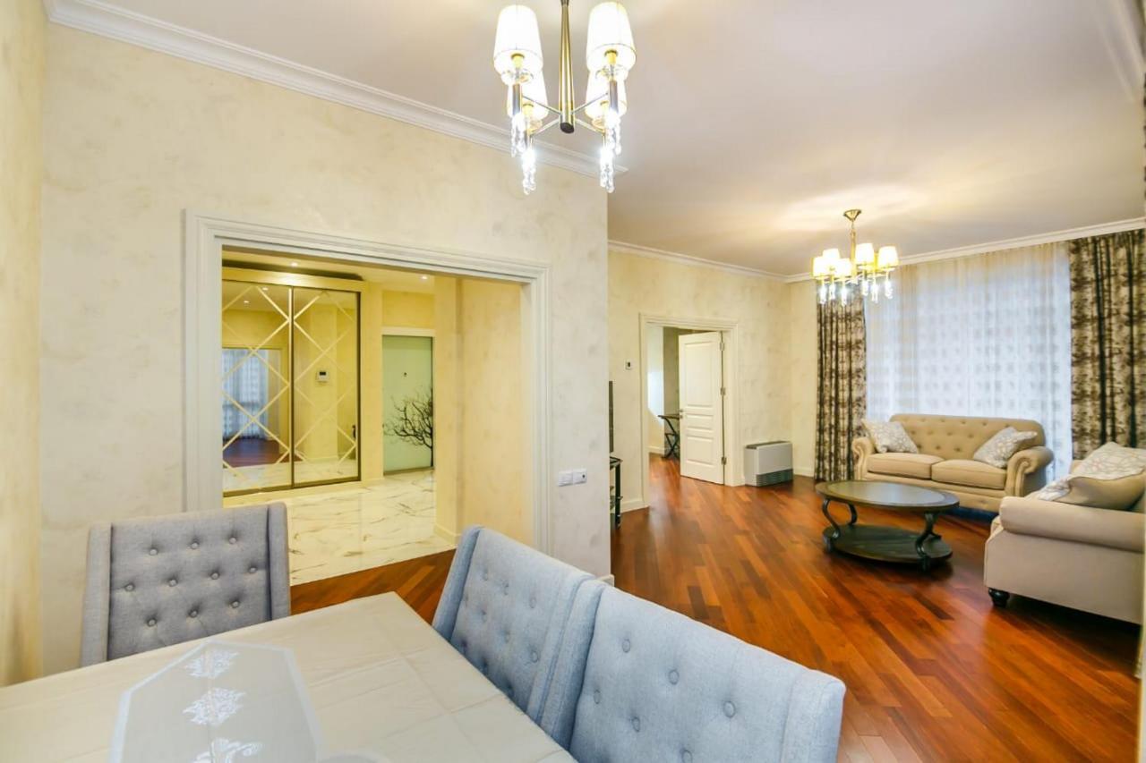 Lux Family Apartment In City Center Baku Exterior photo