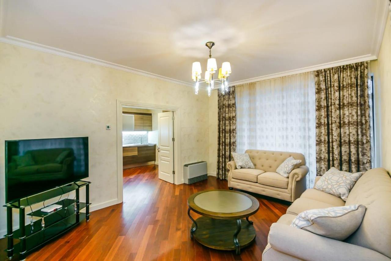 Lux Family Apartment In City Center Baku Exterior photo